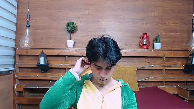 Snapshot of alex_477 chatting on October 29, 2025, 11:34 am alex 477 online show from October 29, 2025, 11:34 am