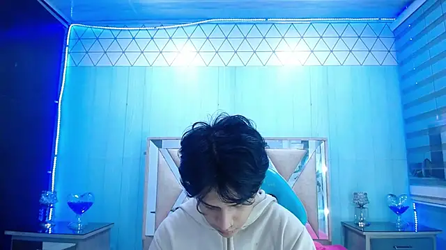 Snapshot of alex_477 chatting on October 31, 2025, 11:33 am alex 477 online show from October 31, 2025, 11:33 am