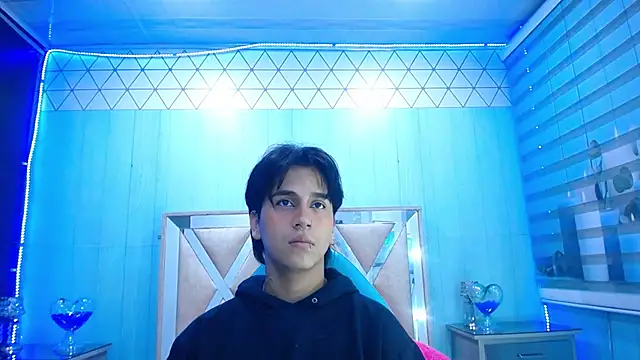 Snapshot of alex_477 chatting on November 3, 2025, 11:44 am alex 477 online show from November 3, 2025, 11:44 am