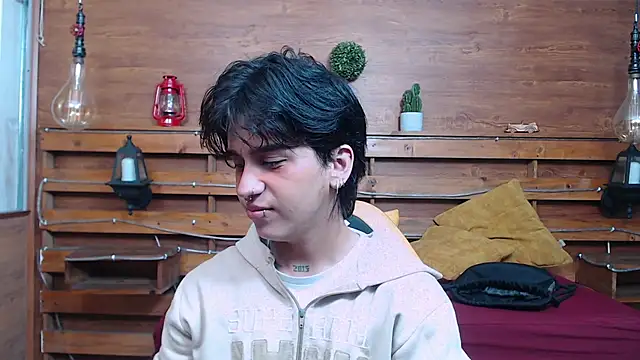 Snapshot of alex_477 chatting on November 19, 2025, 11:43 am alex 477 online show from November 19, 2025, 11:43 am