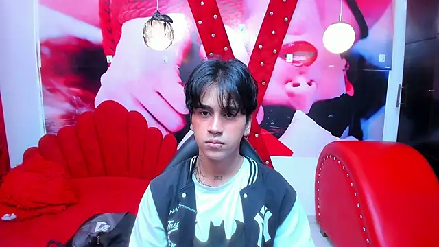 Snapshot of alex_477 chatting on November 25, 2025, 11:32 am alex 477 online show from November 25, 2025, 11:32 am