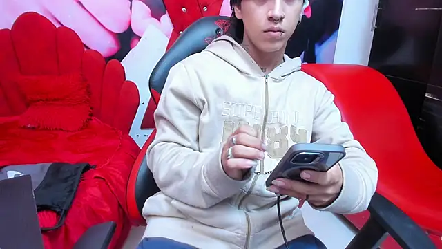 Snapshot of alex_477 chatting on December 14, 2025, 11:59 am alex 477 online show from December 14, 2025, 11:59 am