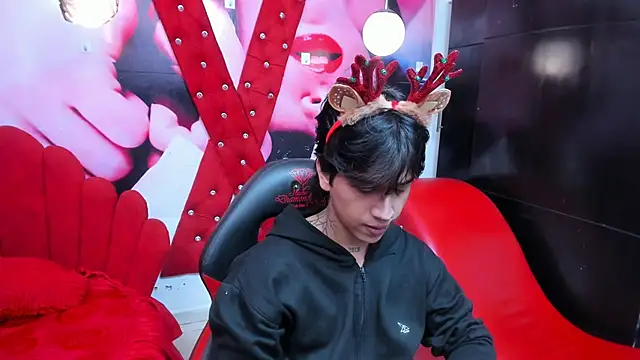 Snapshot of alex_477 chatting on December 16, 2025, 11:37 am alex 477 online show from December 16, 2025, 11:37 am