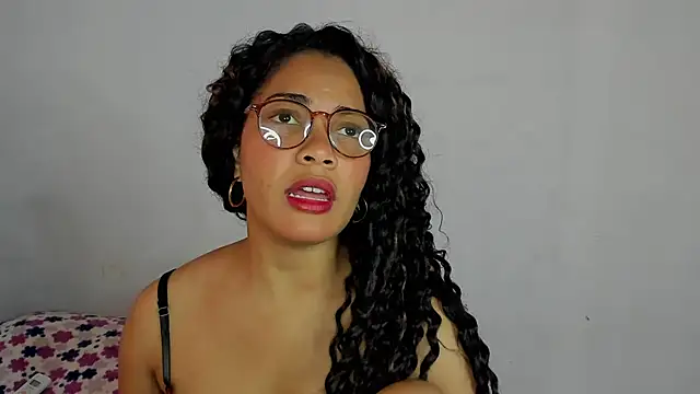 Snapshot of Jade_Dorthini chatting on January 21, 2025, 7:39 pm Jade Dorthini online show from January 21, 2025, 7:39 pm