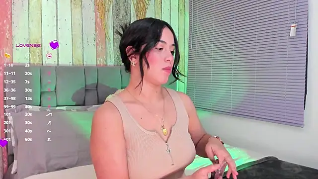 Snapshot of Gigi-bom chatting on January 28, 2025, 12:26 am Gigi-bom online show from January 28, 2025, 12:26 am