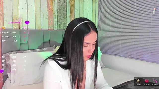 Snapshot of Gigi-bom chatting on February 21, 2025, 10:04 pm Gigi-bom online show from February 21, 2025, 10:04 pm