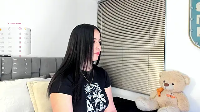 Snapshot of Gigi-bom chatting on October 21, 2025, 12:22 am Gigi-bom online show from October 21, 2025, 12:22 am