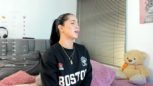 Snapshot of Gigi-bom chatting on November 12, 2025, 12:11 am Gigi-bom online show from November 12, 2025, 12:11 am