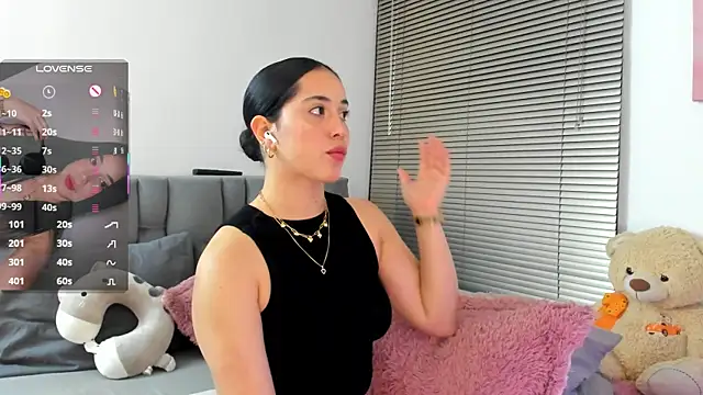 Snapshot of Gigi-bom chatting on November 15, 2025, 12:08 am Gigi-bom online show from November 15, 2025, 12:08 am