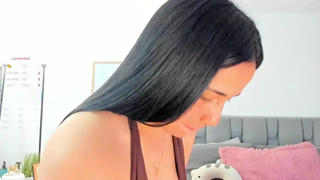 Snapshot of Gigi-bom chatting on January 10, 2026, 12:23 am Gigi-bom online show from January 10, 2026, 12:23 am