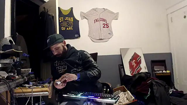 sledge901 online show from February 2, 2025, 2:17 am