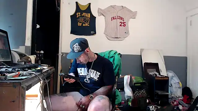 sledge901 online show from October 18, 2025, 5:46 pm