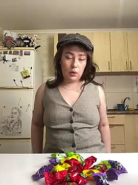 Snapshot of Golumm chatting on September 10, 2025, 9:04 pm Golumm online show from September 10, 2025, 9:04 pm