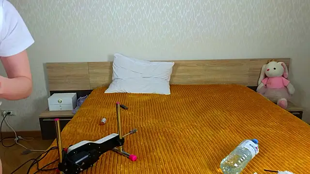 Cowell Adelina online show from March 30, 2026, 9:32 am