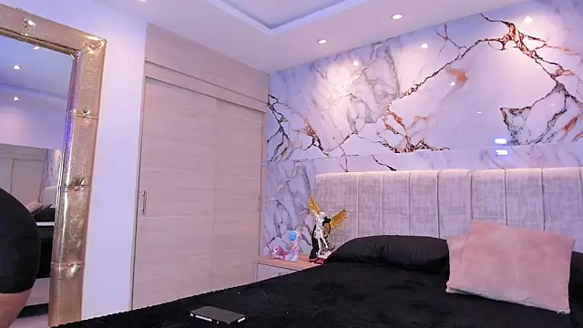 Snapshot of kiana_cream chatting on November 10, 2025, 11:31 am kiana cream online show from November 10, 2025, 11:31 am