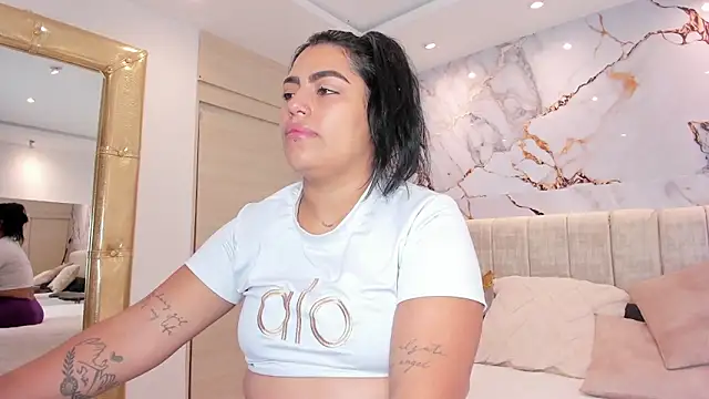 Snapshot of kiana_cream chatting on November 22, 2025, 11:42 am kiana cream online show from November 22, 2025, 11:42 am