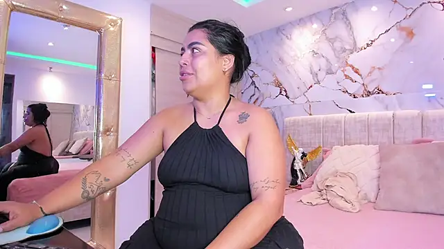 Snapshot of kiana_cream chatting on November 28, 2025, 11:24 am kiana cream online show from November 28, 2025, 11:24 am