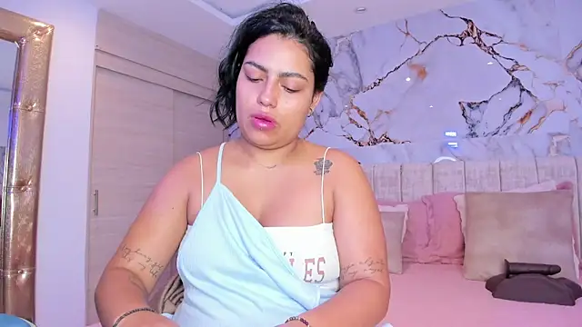 Snapshot of kiana_cream chatting on November 29, 2025, 11:35 am kiana cream online show from November 29, 2025, 11:35 am