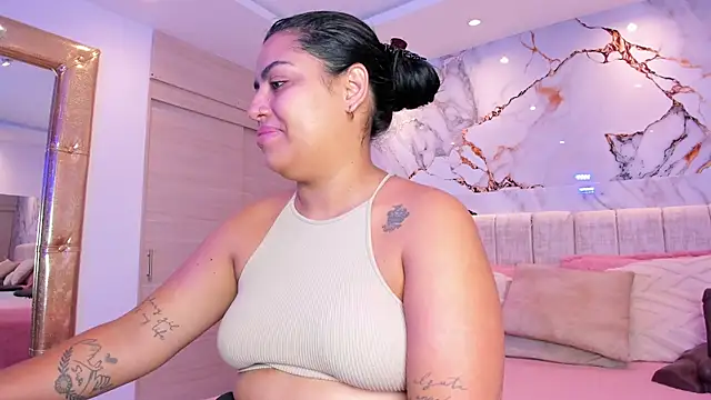 Snapshot of kiana_cream chatting on December 4, 2025, 11:41 am kiana cream online show from December 4, 2025, 11:41 am