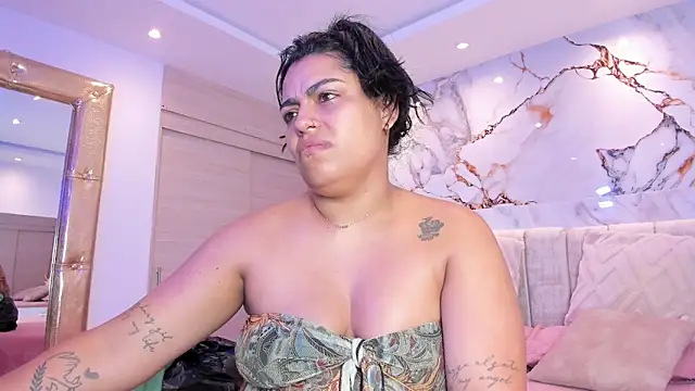 Snapshot of kiana_cream chatting on December 18, 2025, 11:49 am kiana cream online show from December 18, 2025, 11:49 am