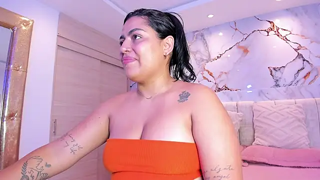 Snapshot of kiana_cream chatting on December 19, 2025, 12:34 pm kiana cream online show from December 19, 2025, 12:34 pm