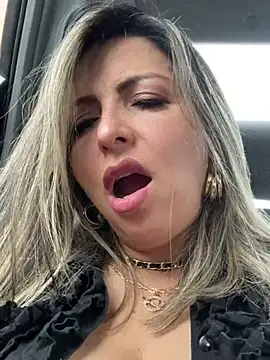 Snapshot of _Abril-Office1 chatting on January 3, 2025, 6:35 pm Abril-Office1 online show from January 3, 2025, 6:35 pm