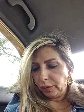 Snapshot of _Abril-Office1 chatting on March 11, 2025, 3:56 pm Abril-Office1 online show from March 11, 2025, 3:56 pm