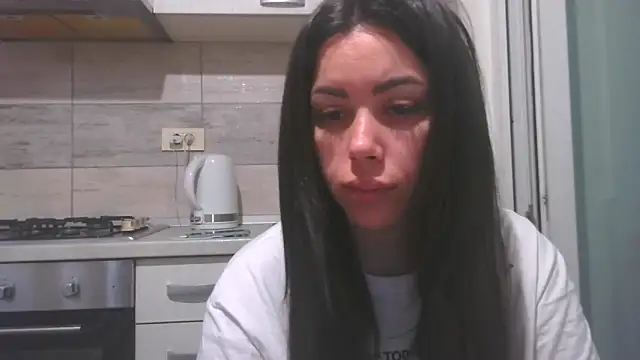 LovelyJulliette online show from May 9, 2026, 12:32 pm