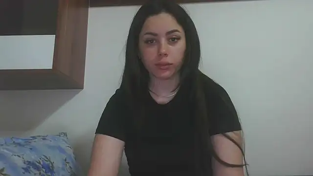 LovelyJulliette online show from May 12, 2026, 3:53 pm