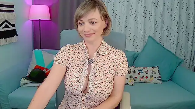 NandiSmile online show from November 15, 2025, 5:09 pm