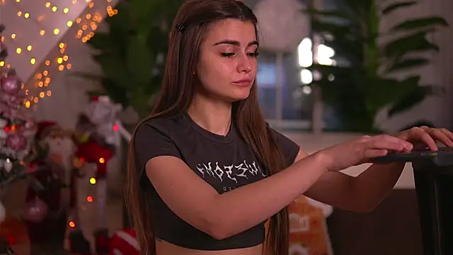 Snapshot of KaylaBray chatting on December 15, 2025, 4:39 am KaylaBray online show from December 15, 2025, 4:39 am