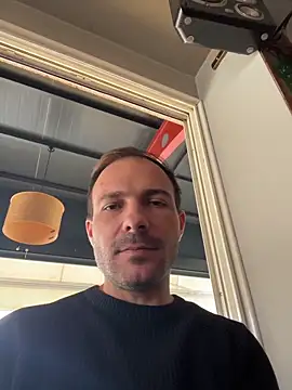 Adventurehotman online show from November 4, 2025, 1:54 pm