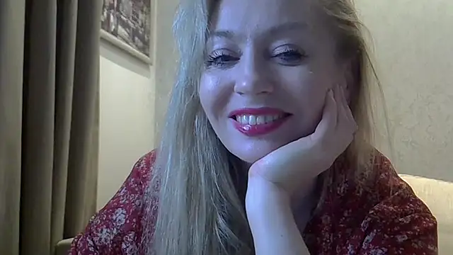 Snapshot of ZarinaSwift chatting on October 7, 2025, 4:31 am ZarinaSwift online show from October 7, 2025, 4:31 am