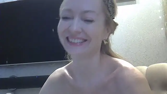 Snapshot of ZarinaSwift chatting on February 21, 2026, 6:36 am ZarinaSwift online show from February 21, 2026, 6:36 am