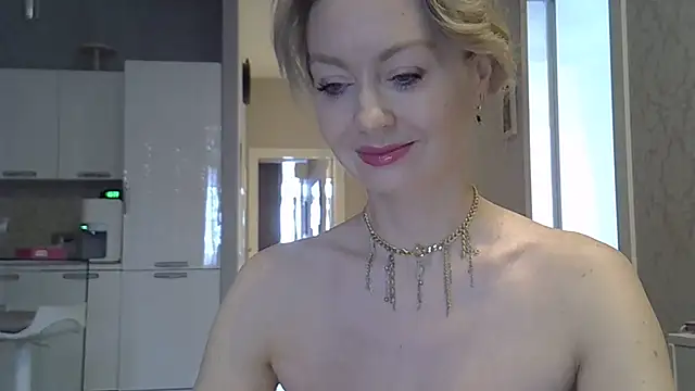 Snapshot of ZarinaSwift chatting on March 12, 2026, 4:40 am ZarinaSwift online show from March 12, 2026, 4:40 am