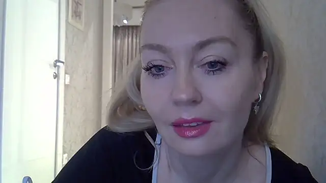 Snapshot of ZarinaSwift chatting on March 13, 2026, 4:41 am ZarinaSwift online show from March 13, 2026, 4:41 am