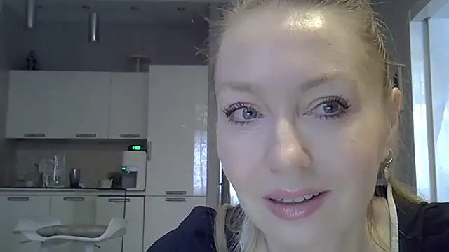 Snapshot of ZarinaSwift chatting on March 26, 2026, 5:13 am ZarinaSwift online show from March 26, 2026, 5:13 am