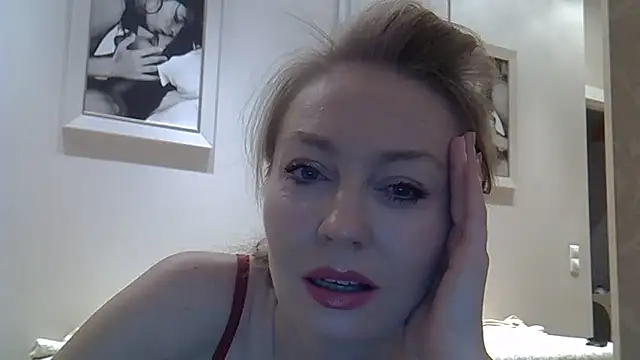 Snapshot of ZarinaSwift chatting on April 23, 2026, 4:46 am ZarinaSwift online show from April 23, 2026, 4:46 am