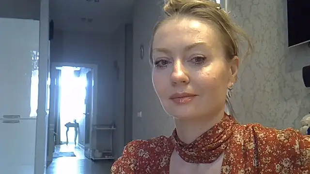 Snapshot of ZarinaSwift chatting on May 30, 2026, 6:32 am ZarinaSwift online show from May 30, 2026, 6:32 am