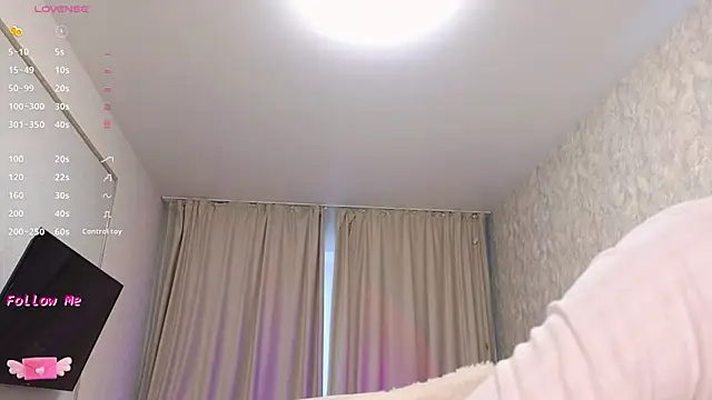 Snapshot of LaraSkinny chatting on November 20, 2025, 3:07 am LaraSkinny online show from November 20, 2025, 3:07 am