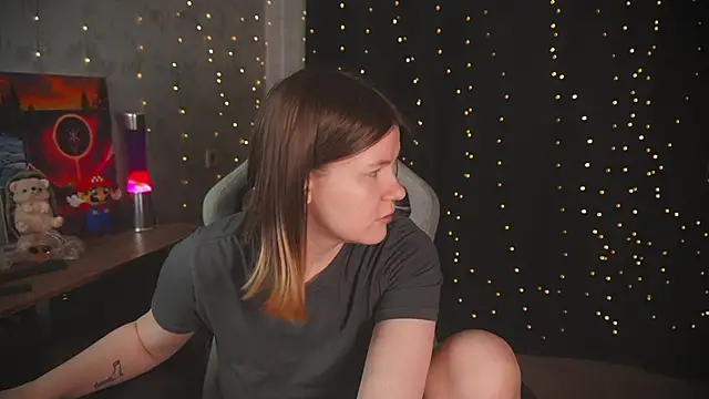 cuteamberlyyy online show from October 19, 2025, 3:29 am