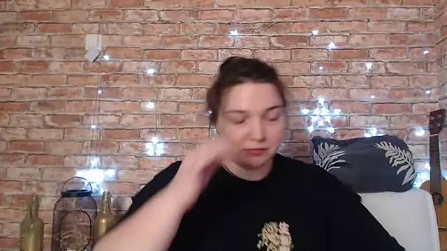 Amelia Kiss  online show from December 28, 2024, 12:57 am