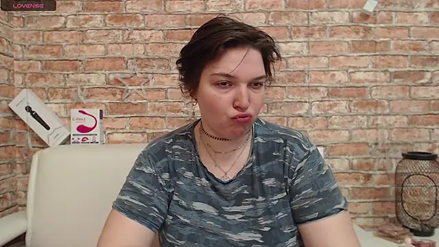 Snapshot of Amelia_Kiss_ chatting on March 5, 2026, 1:01 am Amelia Kiss online show from March 5, 2026, 1:01 am