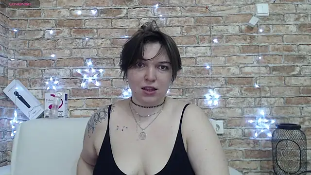 Snapshot of Amelia_Kiss_ chatting on March 6, 2026, 1:02 am Amelia Kiss online show from March 6, 2026, 1:02 am