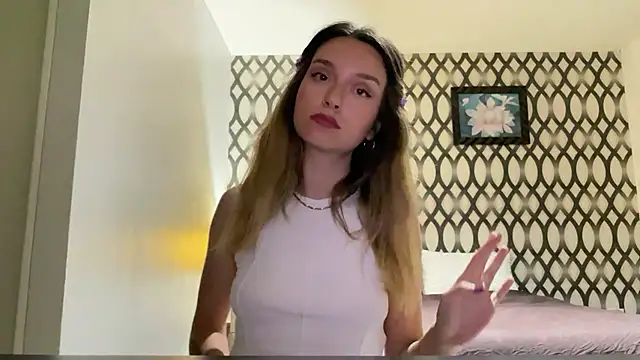 Snapshot of SirenaBelle chatting on December 22, 2024, 11:33 am SirenaBelle online show from December 22, 2024, 11:33 am