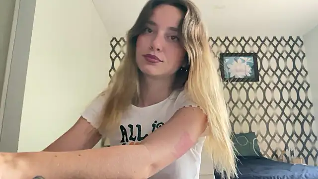 SirenaBelle online show from January 23, 2025, 10:43 am