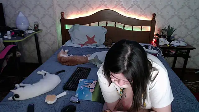 Snapshot of FelvivalKitty chatting on January 5, 2025, 12:09 am FelvivalKitty online show from January 5, 2025, 12:09 am