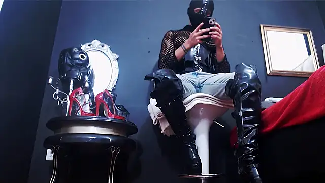 Snapshot of Mistress_dominick chatting on March 11, 2025, 8:42 pm Mistress dominick online show from March 11, 2025, 8:42 pm