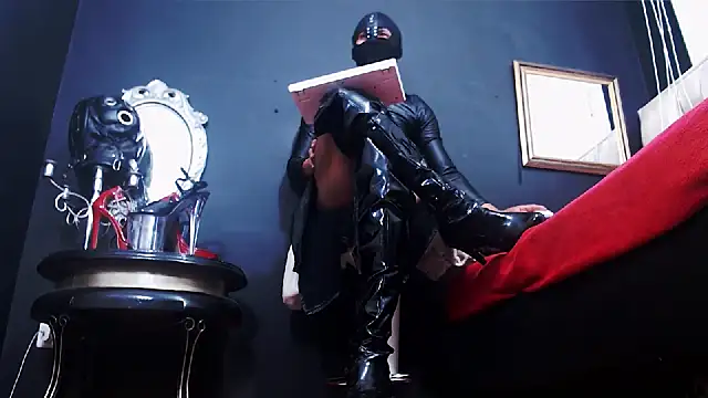 Snapshot of Mistress_dominick chatting on March 13, 2025, 10:43 pm Mistress dominick online show from March 13, 2025, 10:43 pm