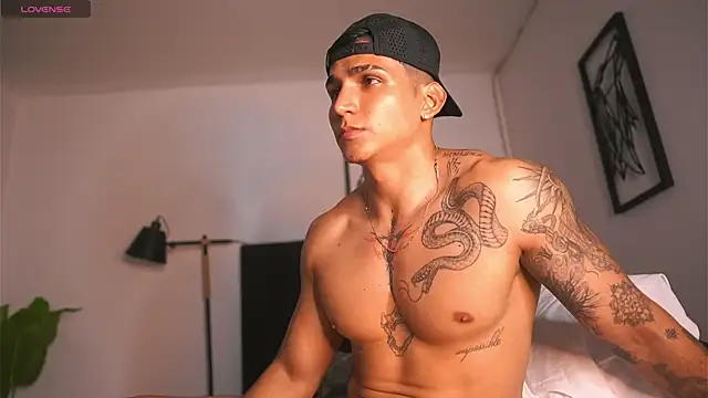 Snapshot of muscle_boyhorny chatting on January 31, 2025, 9:16 am muscle boyhorny online show from January 31, 2025, 9:16 am